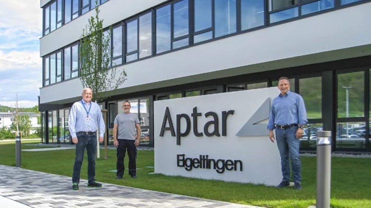 Von links nach rechts: Ingo Korherr, Produktionsleiter von Aptar Pharma in Eigeltingen, Andreas Gräber, Manager Injection Molding Services, und Ralf Fichtner, Standortleiter.