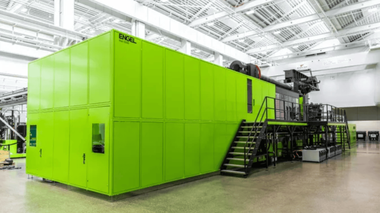 ENGEL duo 5500 combi M im Technikum für die Entwicklung neuer Technologien