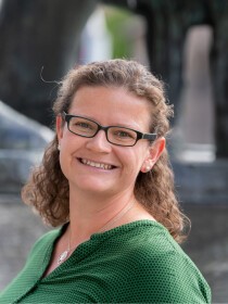 Dr. Melanie Haupt
