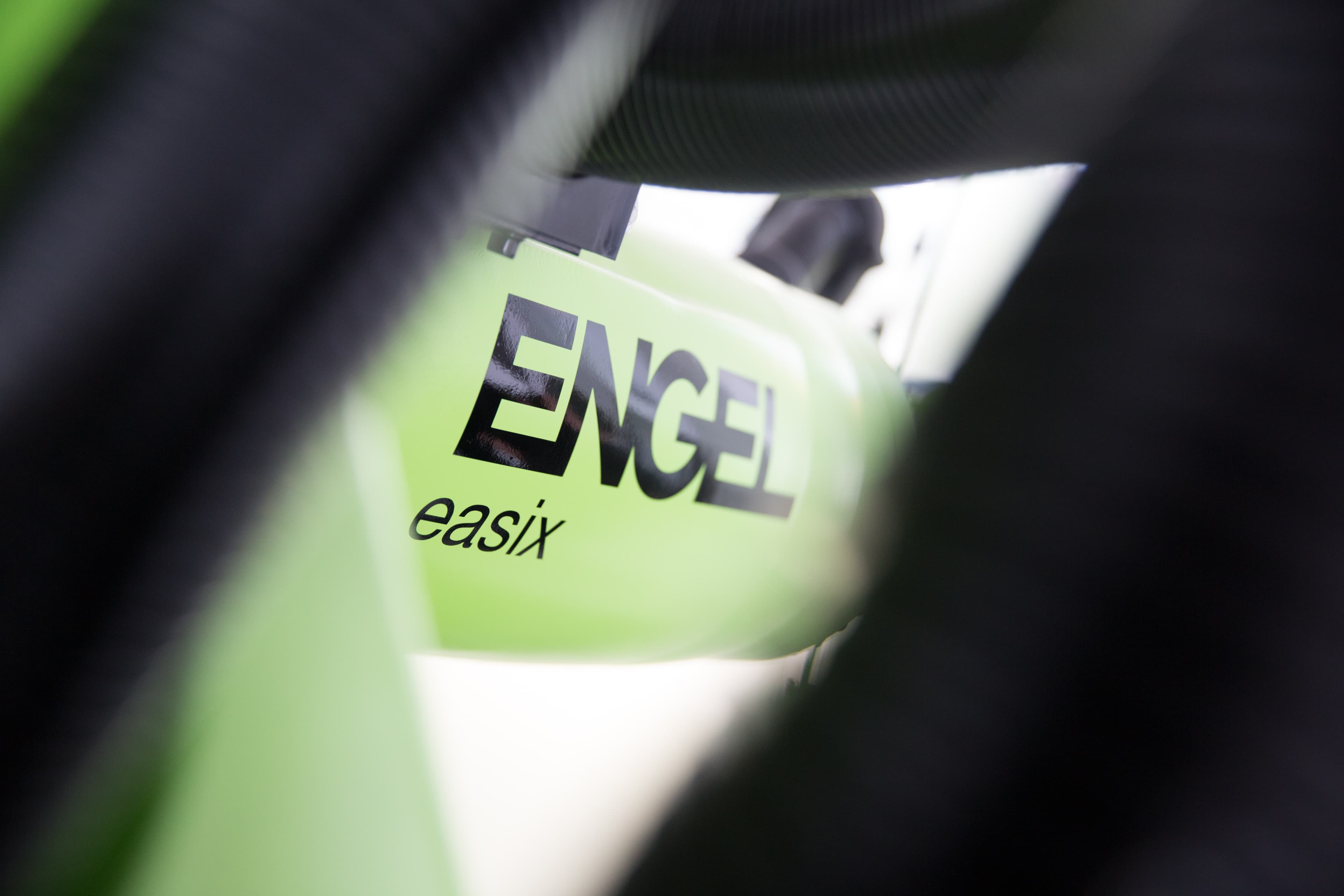 ENGEL easix: der multifunktionale Knickarmroboter.