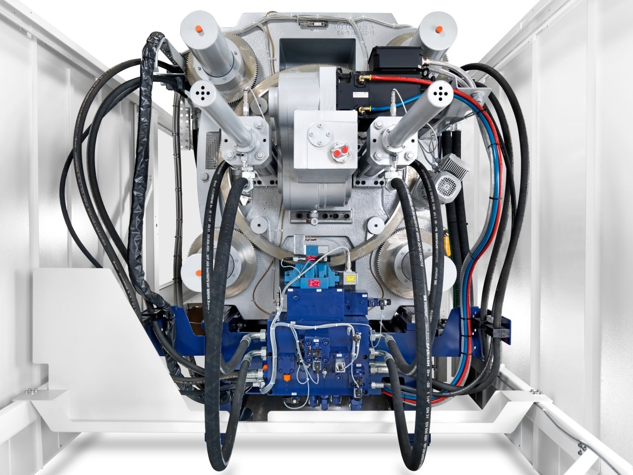 Patented drive concept for toggle actuation with recuperation of kinetic energy